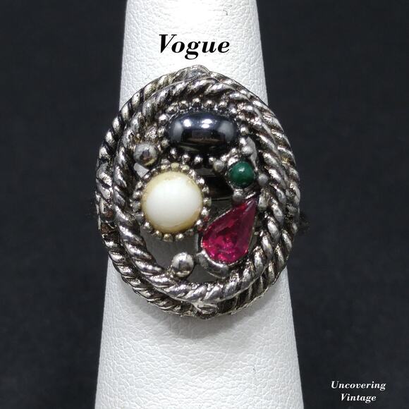 Vintage 1960s Vogue Cocktail Ring Red Green Hematite Glass Stones Adjustable - Picture 1 of 10